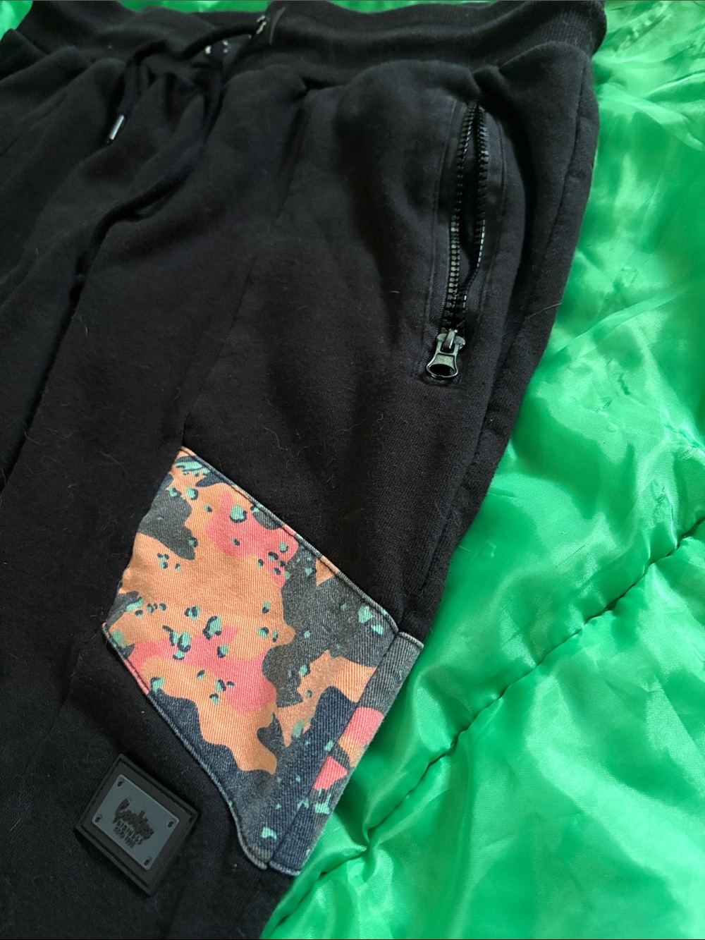 Uni sex cookies Black Jogger Sweatpants Orange Camo zipper pocket - large - Picture 4 of 8
